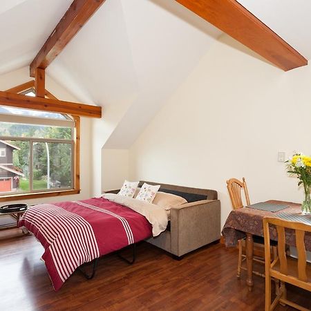 Pemberton Valley 1 Bedroom Suite King Size Bed Wifi Cable Tv Air Conditioning Free Parking Walk To Village Amazing Views Garden Seating Area Luaran gambar